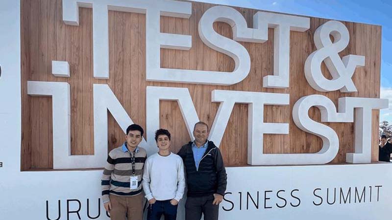 *El equipo en Test & Invest Uruguay Business Summit*