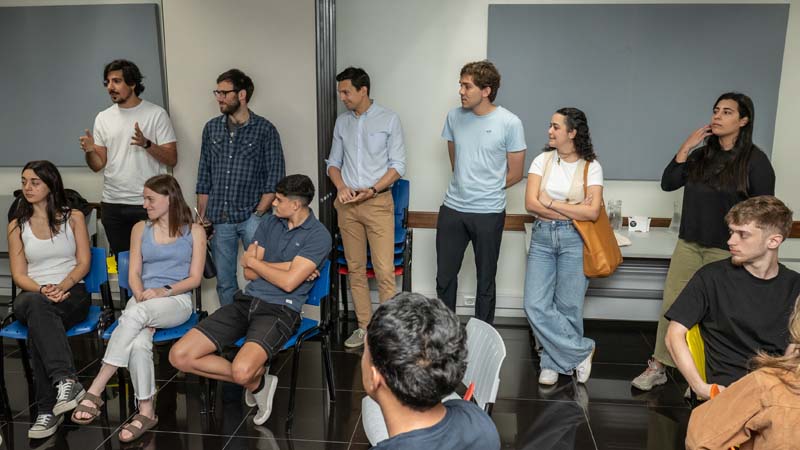 Fortaleciendo la comunidad: encuentro de graduados y estudiantes