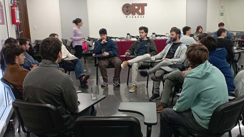 Fortaleciendo los lazos entre generaciones de ingenieros