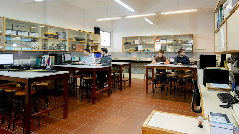Laboratorio de F&iacute;sica, Universidad ORT Uruguay