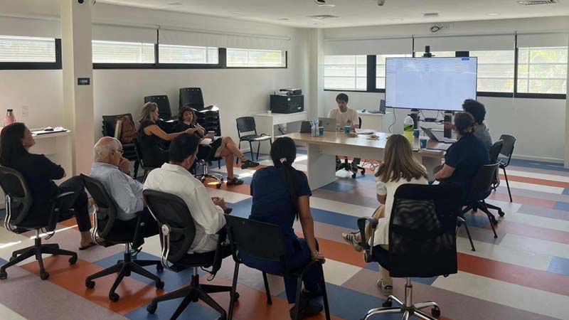 *Presentaci&oacute;n del proyecto en la Fundaci&oacute;n P&eacute;rez Scremini*