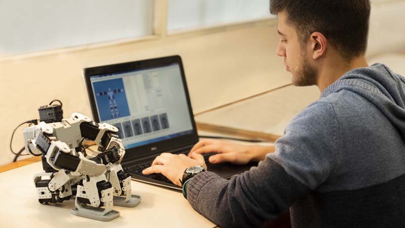 HackORT: programá tu robot