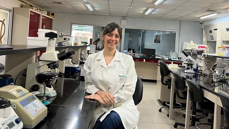 *Ana Paula Mulet en el Laboratorio de Biotecnolog&iacute;a*